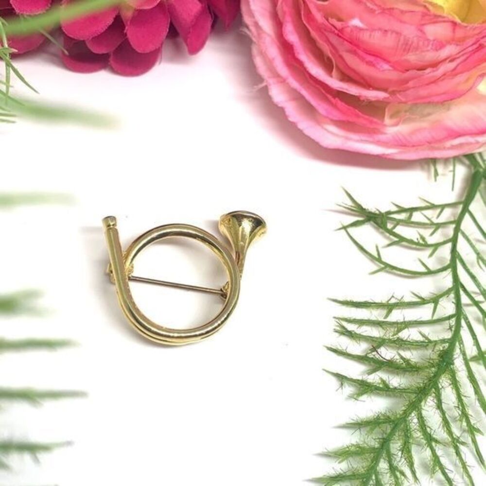 VINTAGE⚜️French Horn Petite Golden Pin